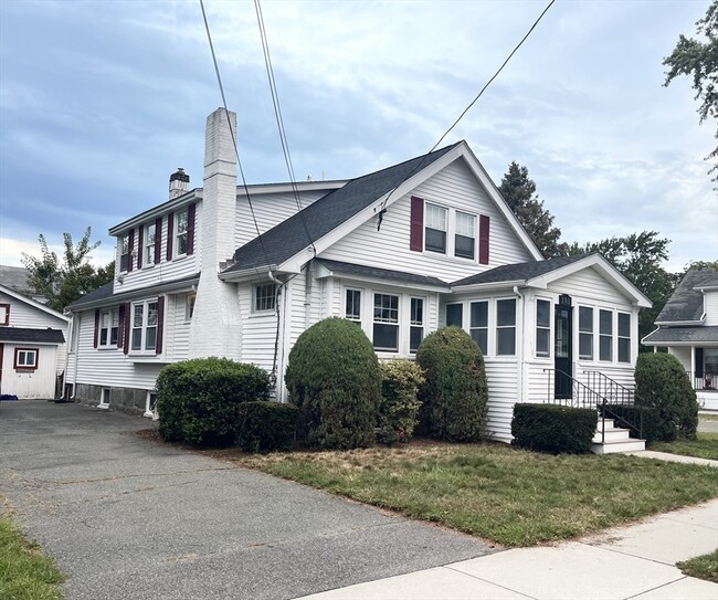 Primary Photo - 105 Narragansett Rd