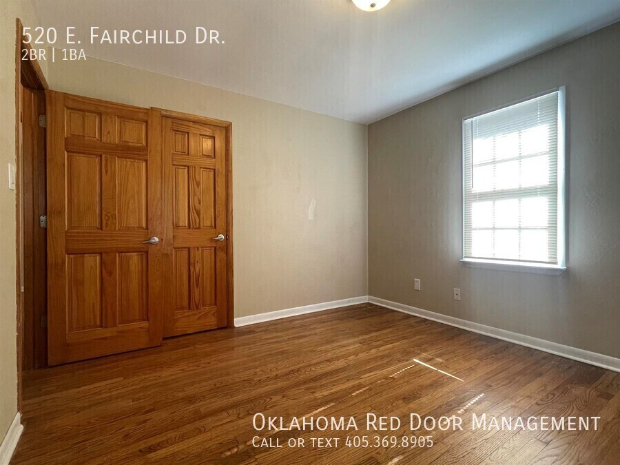 Building Photo - 520 E Fairchild Dr