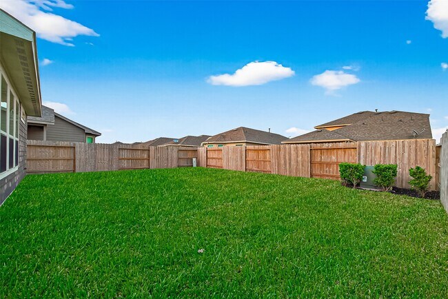 Building Photo - 7927 Tindarey Maple Trace