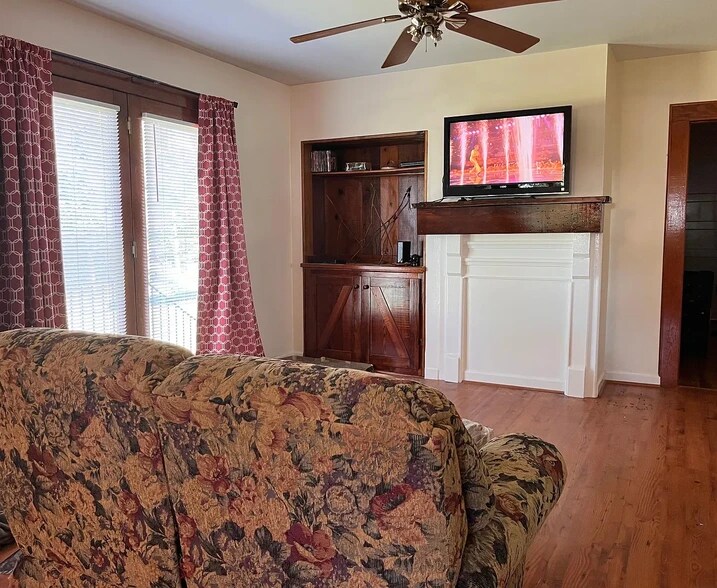 Living Room - 181 Belue Rd