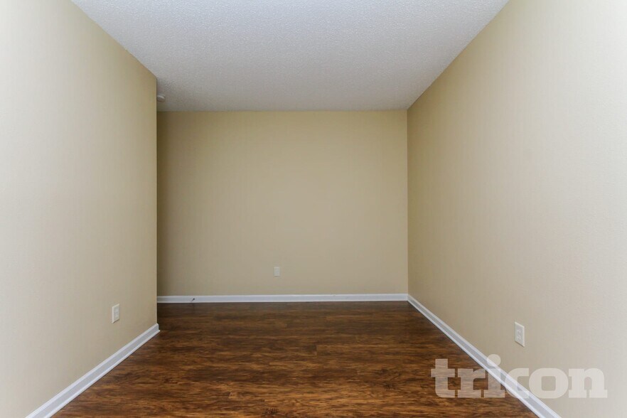 Building Photo - 345 Bent Stream Ln