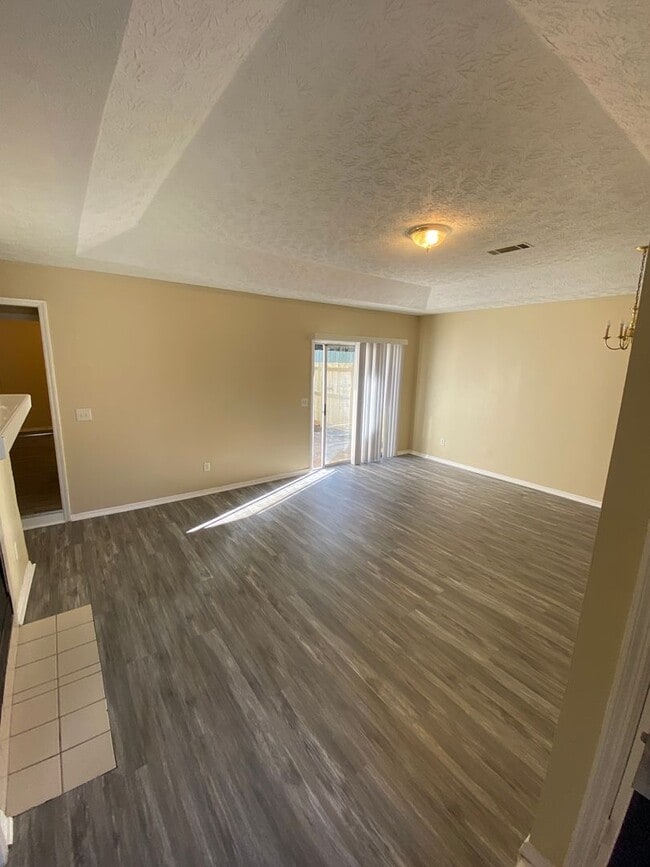 Building Photo - **AVAILABLE NOW**Total Electric 3 Bedroom / 2 Bathroom Home for Rent in East Columbus, GA***