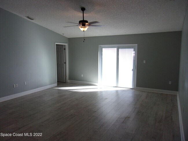 Building Photo - Single Family Home