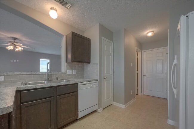 Building Photo - 5437 N Buffalo Cir