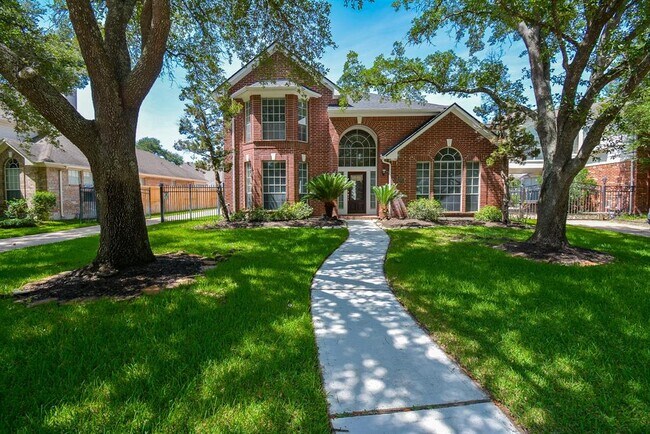 Building Photo - 623 Airybrook Ln