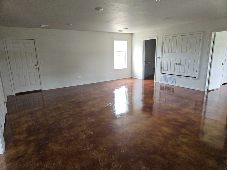 Building Photo - 1902 7th Ave