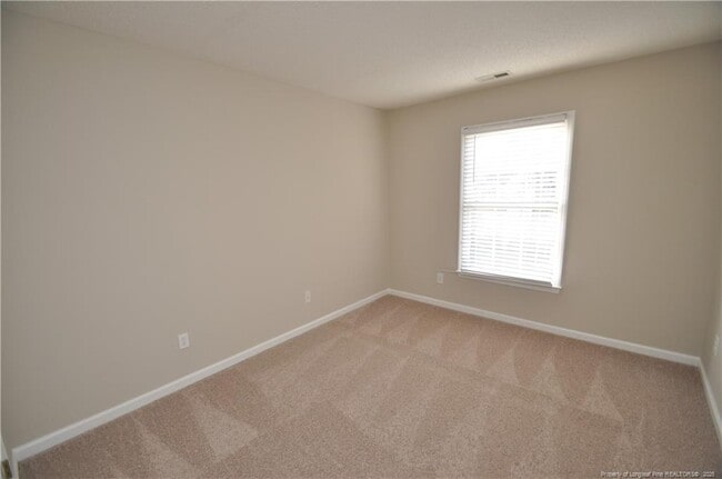 Building Photo - 206 Whiteberry Dr