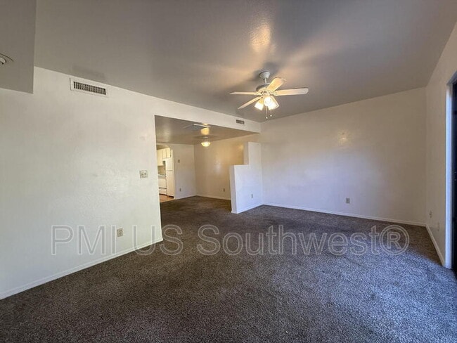 Building Photo - 9560 E Lakeshore Dr