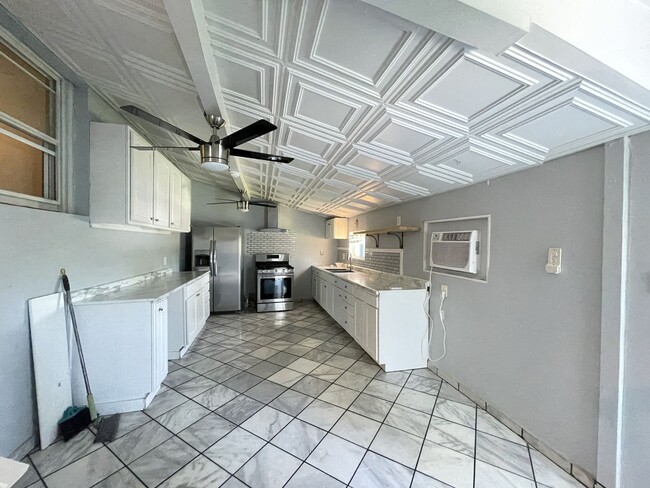 Building Photo - 3618 S 120th St