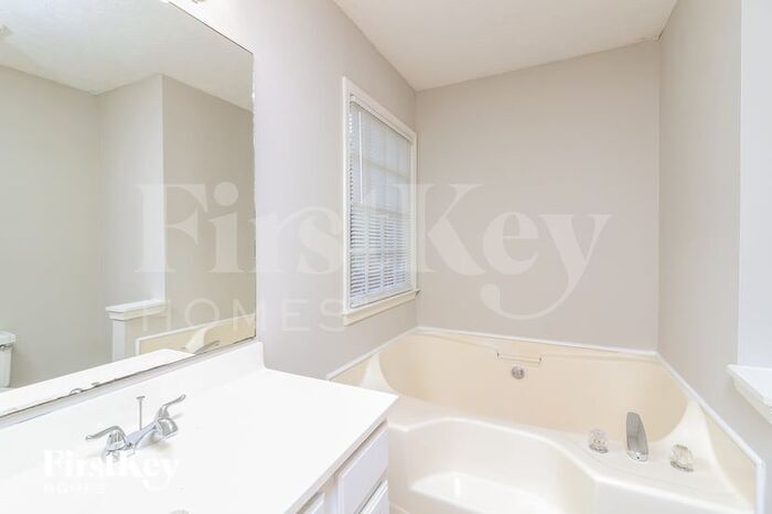 Building Photo - 87 Nottingham Dr