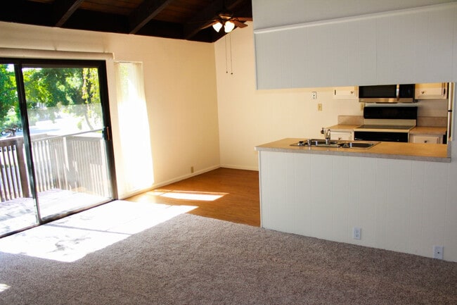 Building Photo - MOVE IN SPECIAL $300 OFF FIRST MONTHS RENT