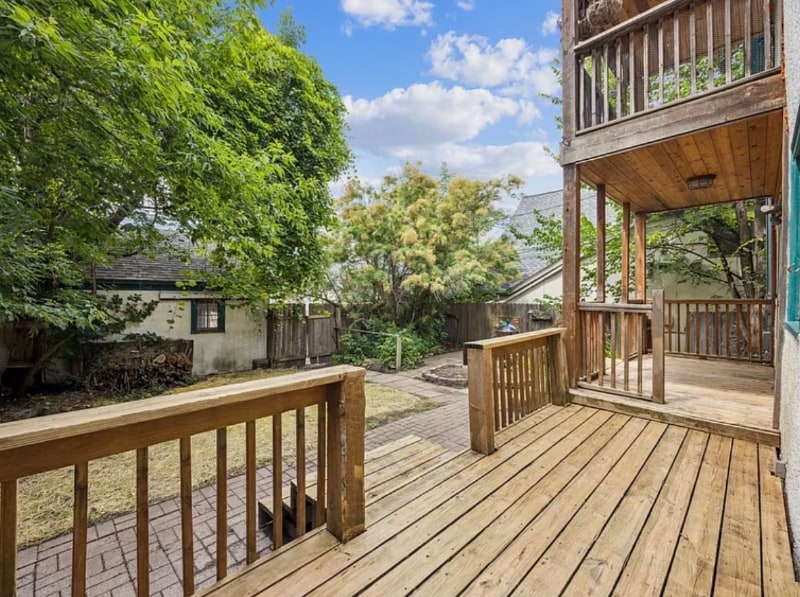 Building Photo - 2416 Harriet Ave