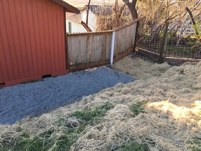 Building Photo - Glendale