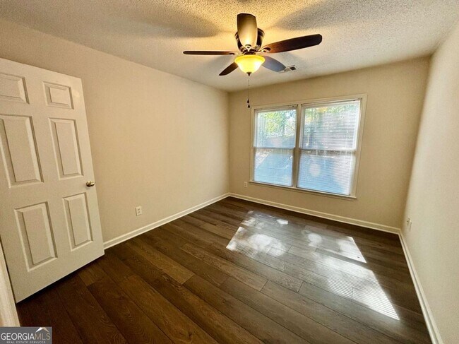 Building Photo - 10920 Glenbarr Dr