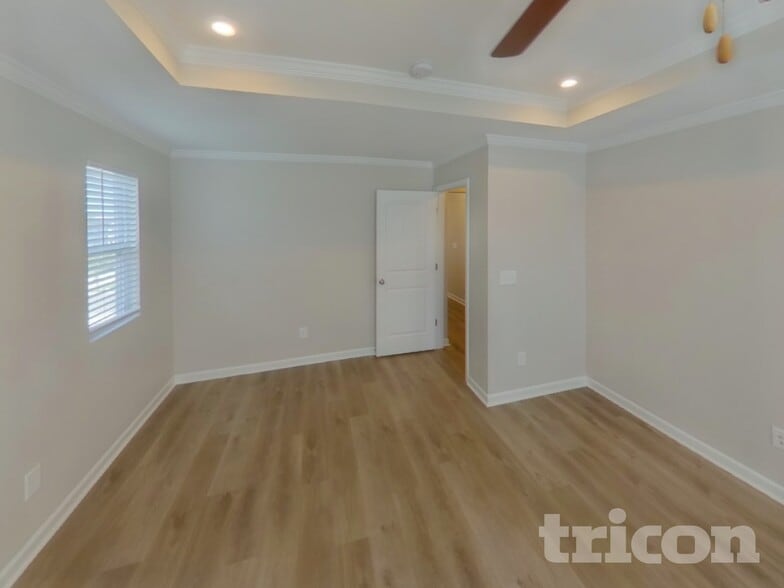 Building Photo - 323 Disley Way