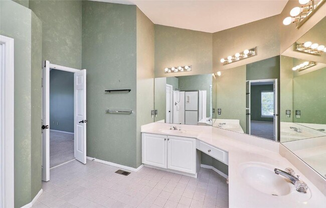 Building Photo - 1357 Westhampton Woods Ct