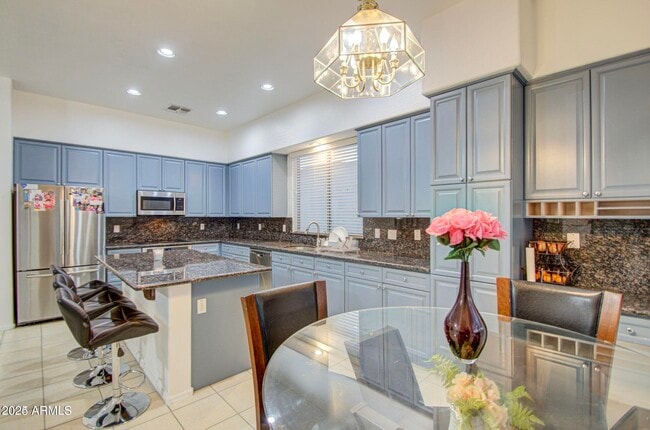 Building Photo - 218 E Sunburst Ln