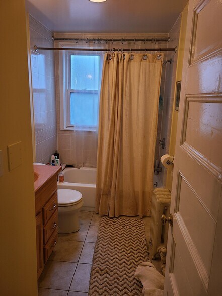 Building Photo - 95 Belmont St