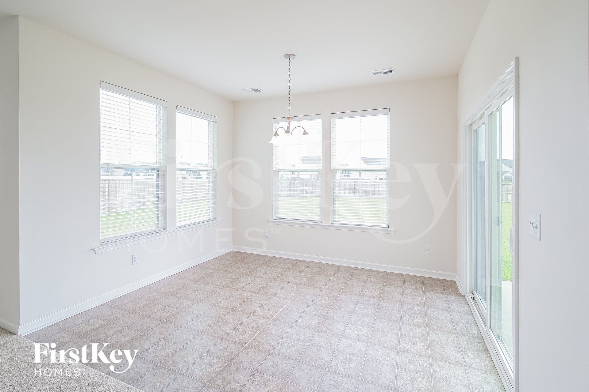 Building Photo - 152 Oyama Rd