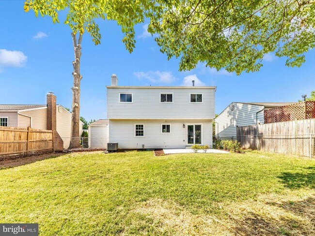 Building Photo - 1305 Peachtree Ct