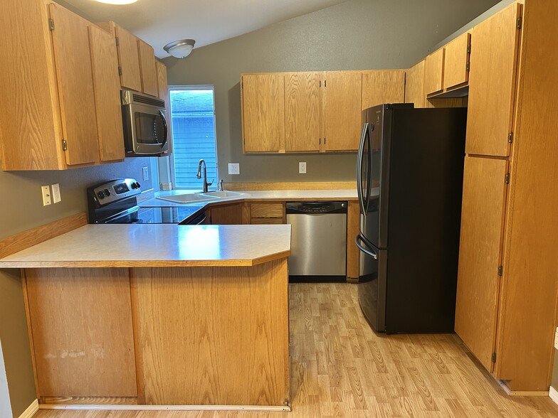 Building Photo - 22447 15th Ave S