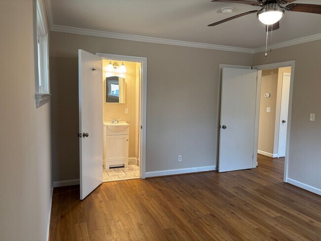 Building Photo - 4 bed, 2 bath brick home located in Asheboro