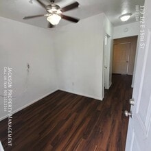 Building Photo - 179 1/2 E 15th St-