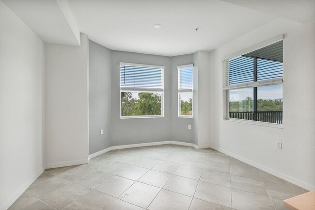 Building Photo - 14081 Heritage Landing Blvd