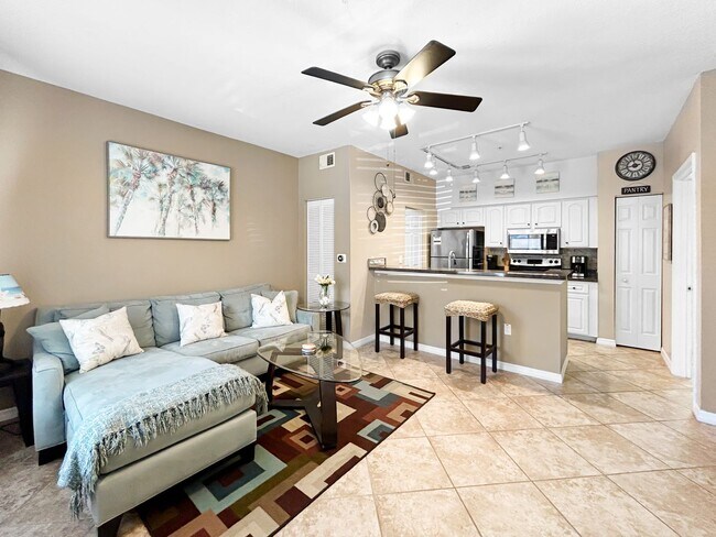 Building Photo - Amazing Furnished or Unfurnished 2-Bedroom Condo in Seminole – less than 2 miles from the Beach! ...