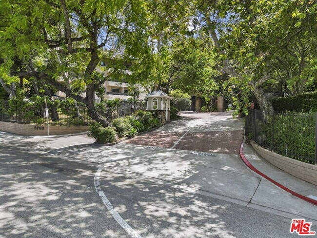 Building Photo - 2700 Cahuenga Blvd