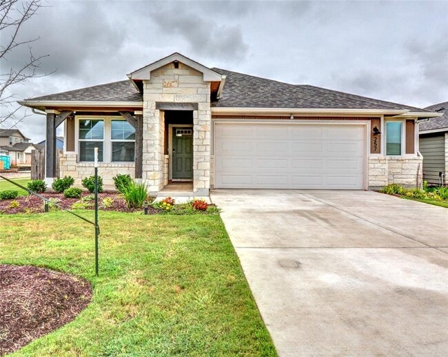 Primary Photo - 257 Fossil Dr