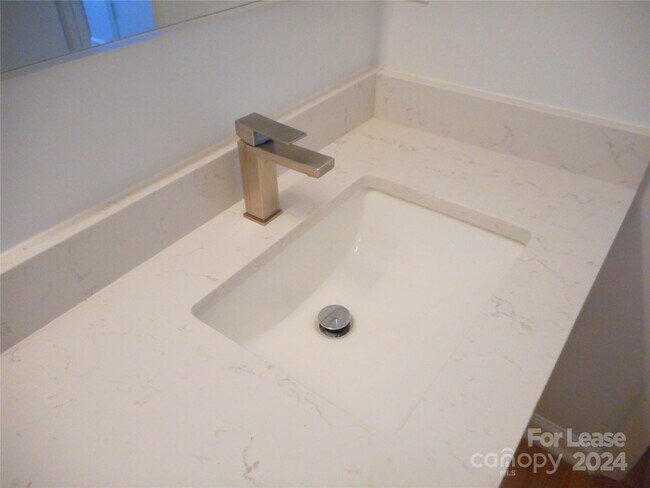 Building Photo - 10921 Hunter Trail Ln