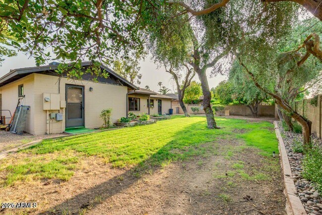 Building Photo - 1536 E Gemini Dr