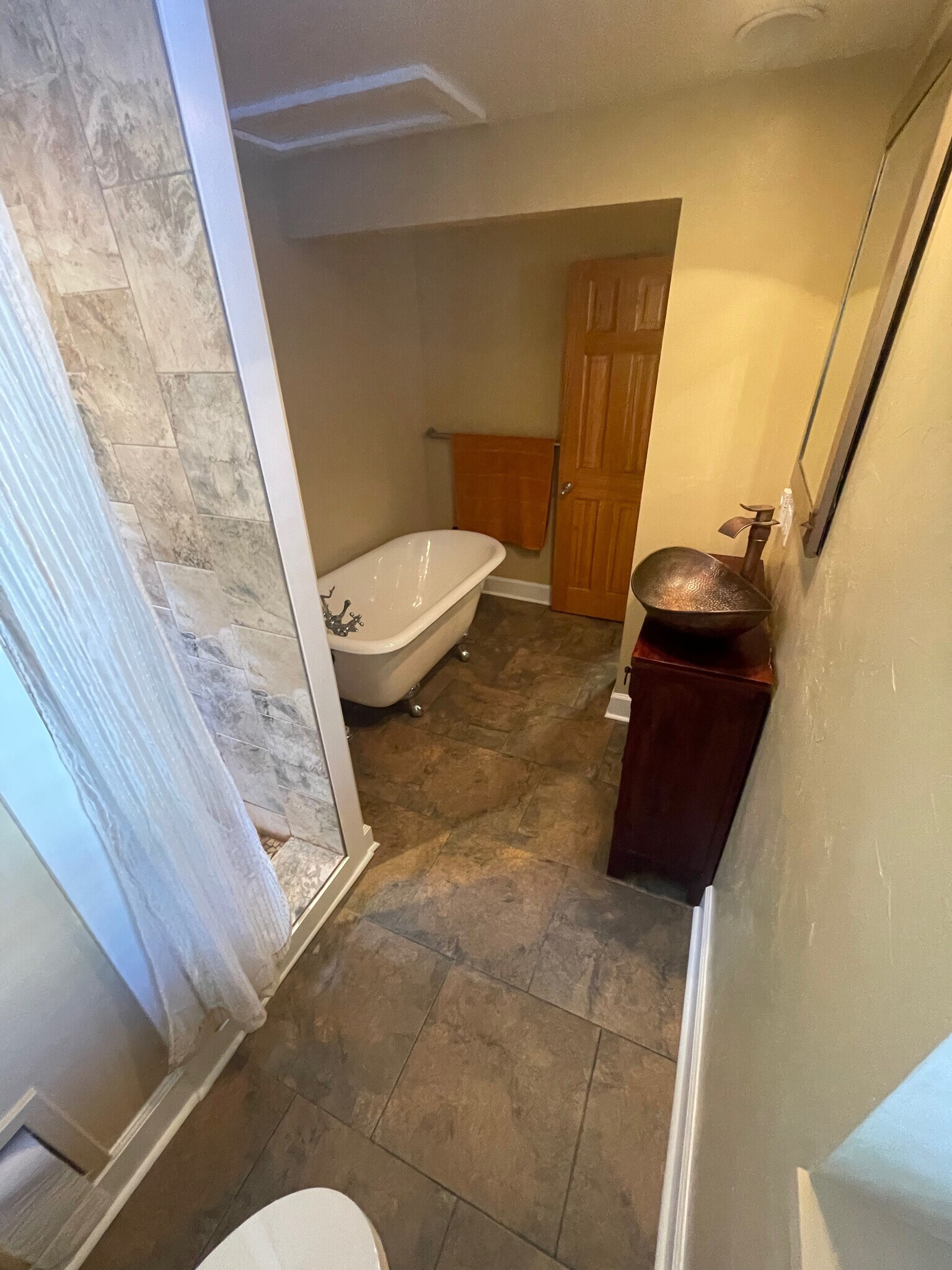 Building Photo - 1991 Glen Garry Dr