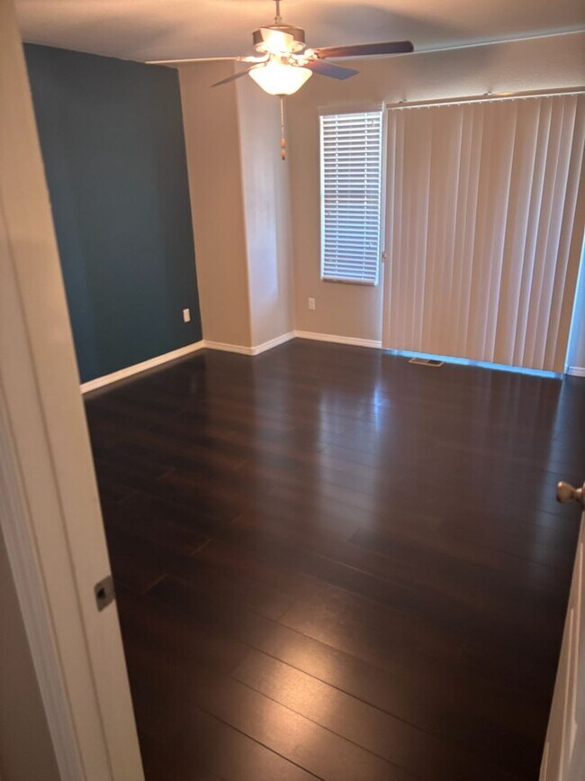 Building Photo - Executive 2 story Town house 4 Bedroom 3 b...