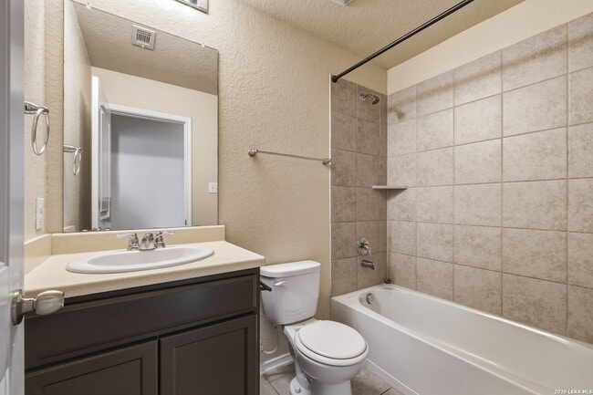 Building Photo - 8810 Double Oak