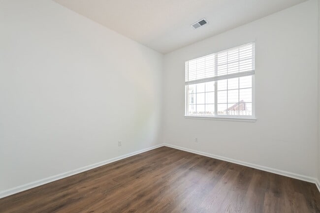 Building Photo - 18512 E Harvard Dr