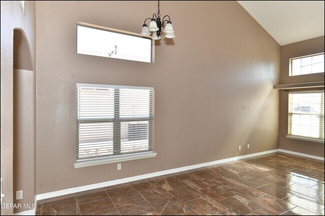 Building Photo - 3257 Sunset Point Dr