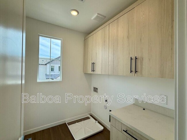 Building Photo - 2345 E Stephens Ct