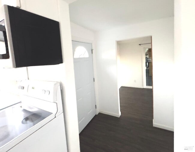 Building Photo - 16060 39th Ave