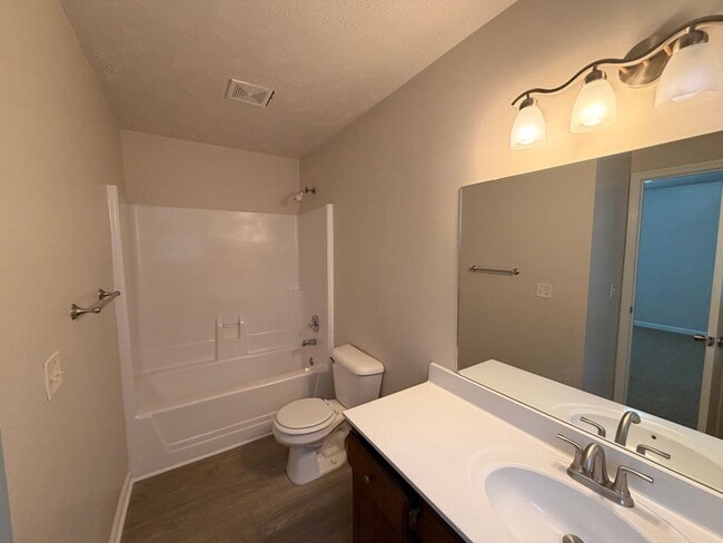 Building Photo - 406A Hazelwood Dr