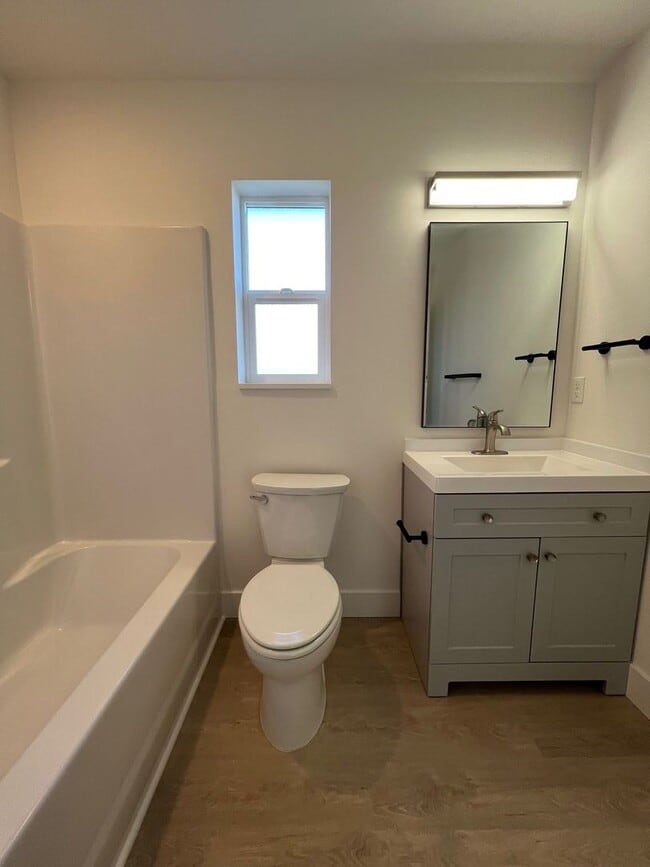 Building Photo - Newer 3 Bedroom Duplex with Gorgeous River Views