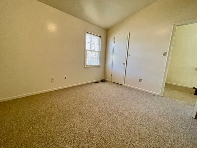 Building Photo - 1619 Autumn Dr