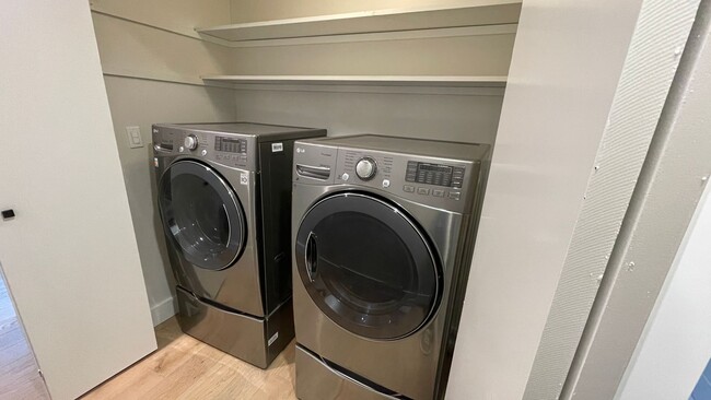 Building Photo - 3Bd/2.5Ba Mercer Island House