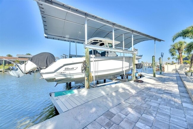 Building Photo - 1015 Spindle Palm Way