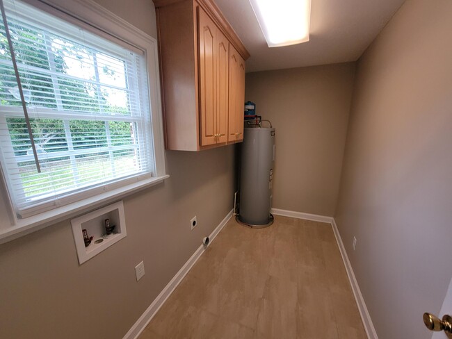 Building Photo - 3208 West Ct