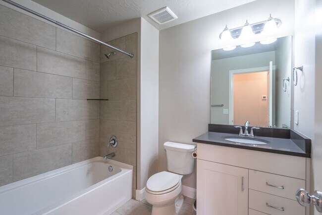 Building Photo - Newer Home in Prime Location with Spacious Layout & Two Living Areas