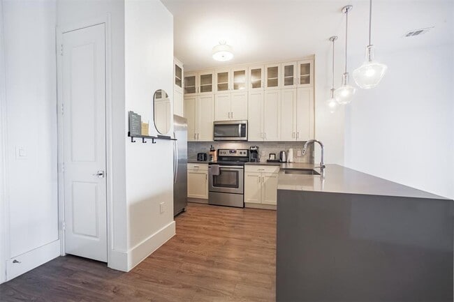 Building Photo - 1508 Blodgett St