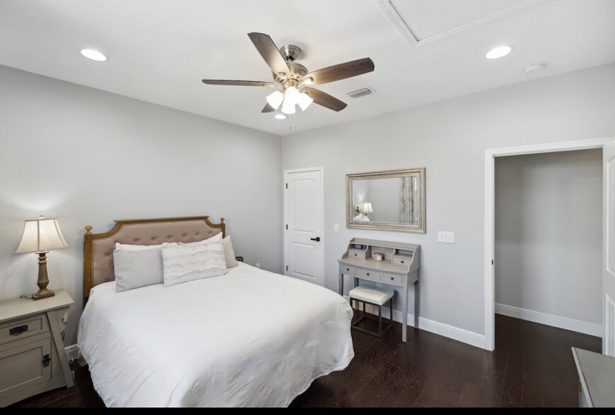 Building Photo - 20 Inlet Cv