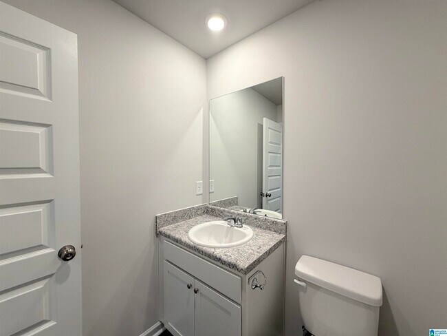 Building Photo - 174 Hill Ln